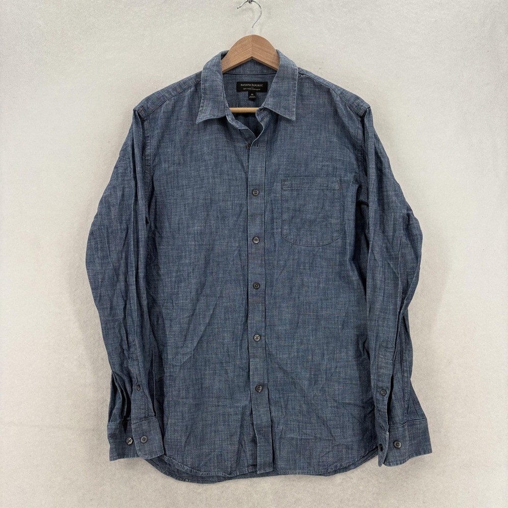 Banana Republic Soft Wash Shirt Mens Medium Blue Chambray Long Sleeve Cotton